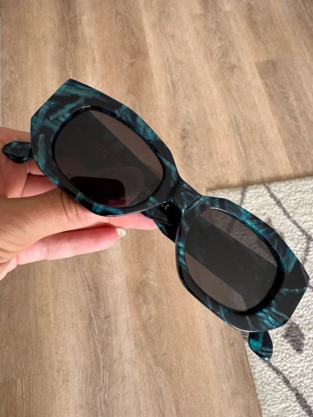 Furore Rectangular Frame Sunglasses - Unisex